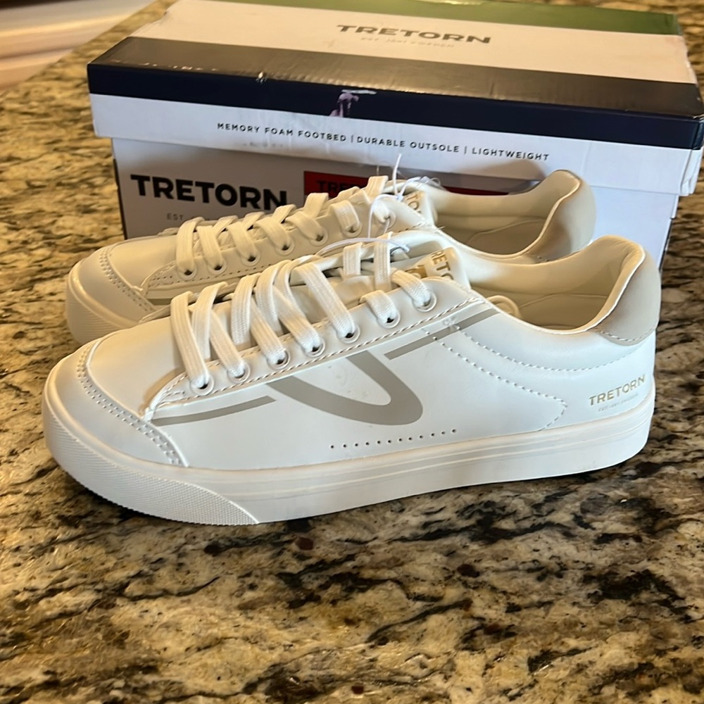 Tretorn Women's Serve Lace Up White Sneakers Size 6.5